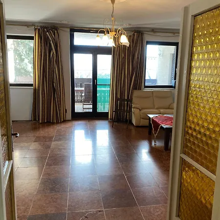 Luxury 3 Bedroom Vila In A Forest 10Min Drive From City Center Boedapest Buitenkant foto
