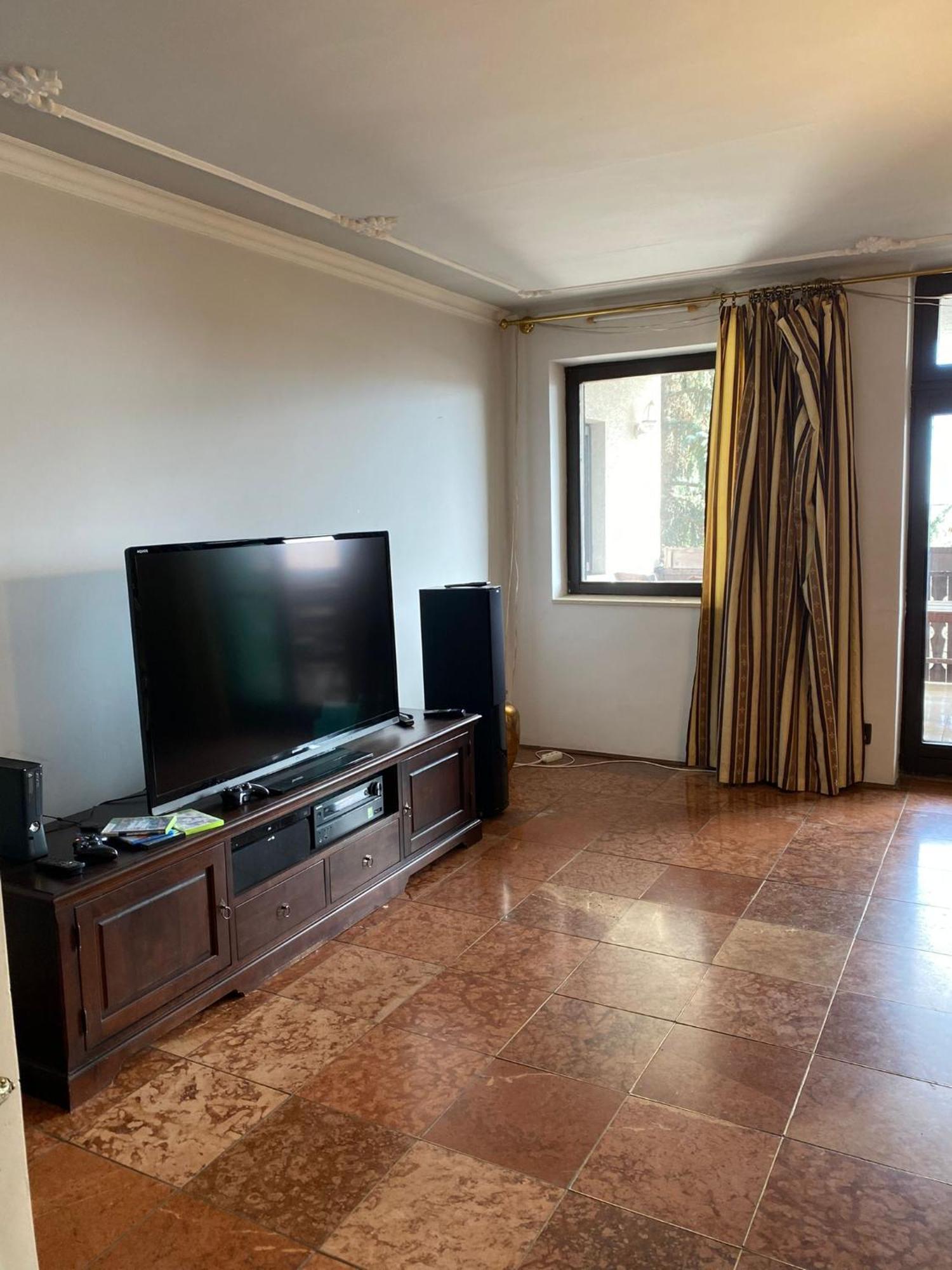 Luxury 3 Bedroom In A Forest 10min Drive From Center Будапешт