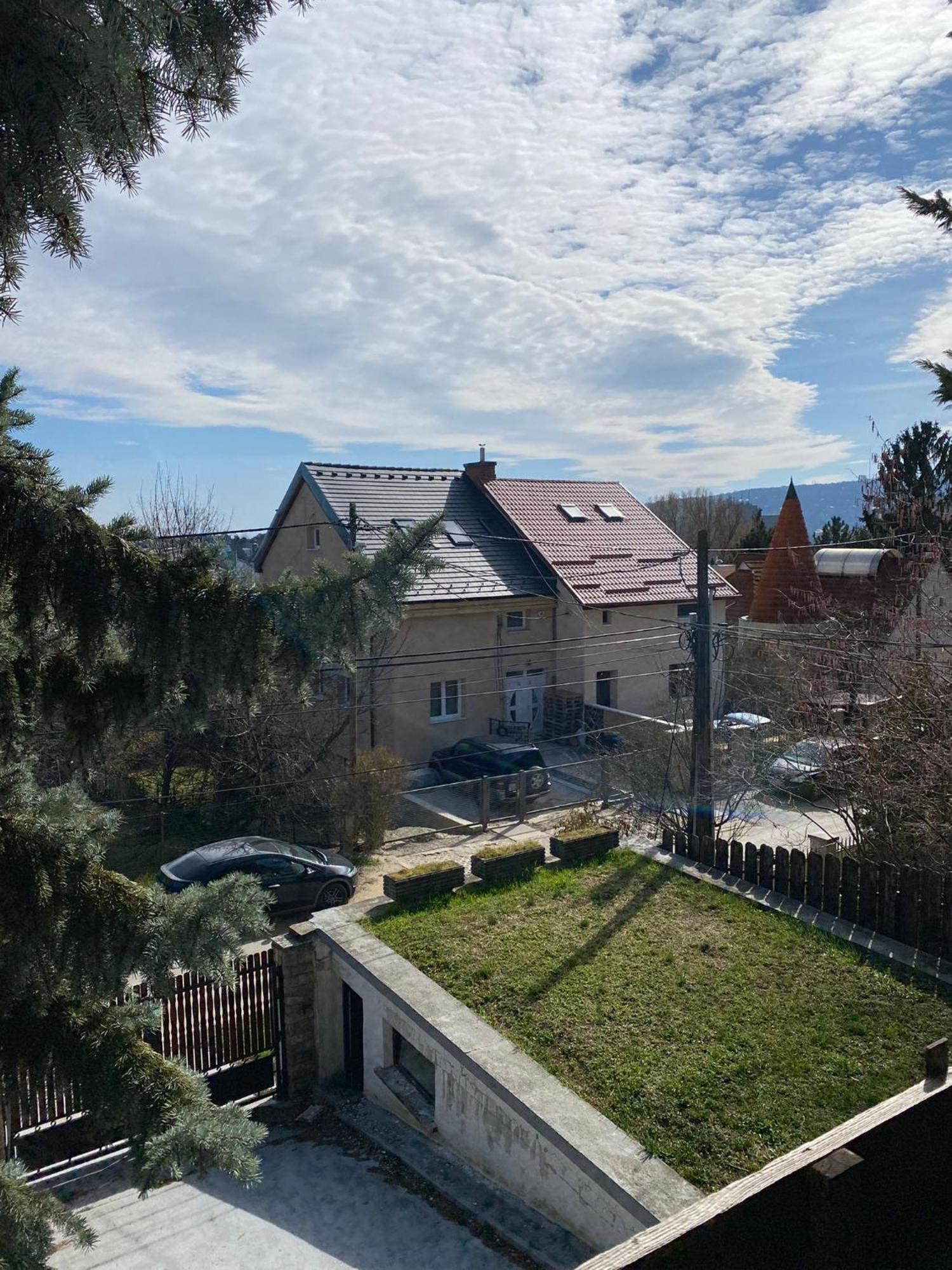 Вилла Luxury 3 Bedroom In A Forest 10min Drive From Center Будапешт