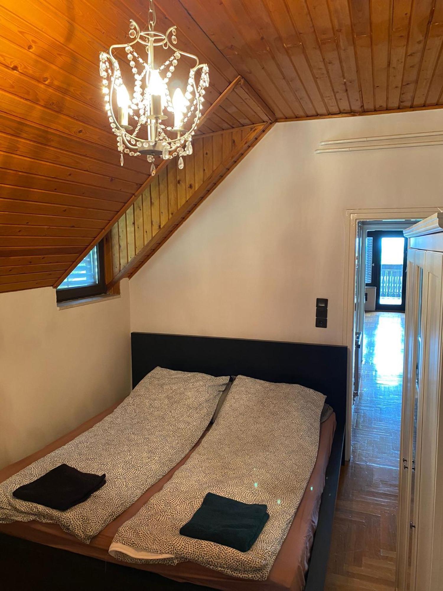 Вилла Luxury 3 Bedroom In A Forest 10min Drive From Center Будапешт